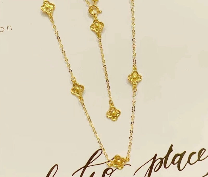 Clover Patterned Chain Necklace