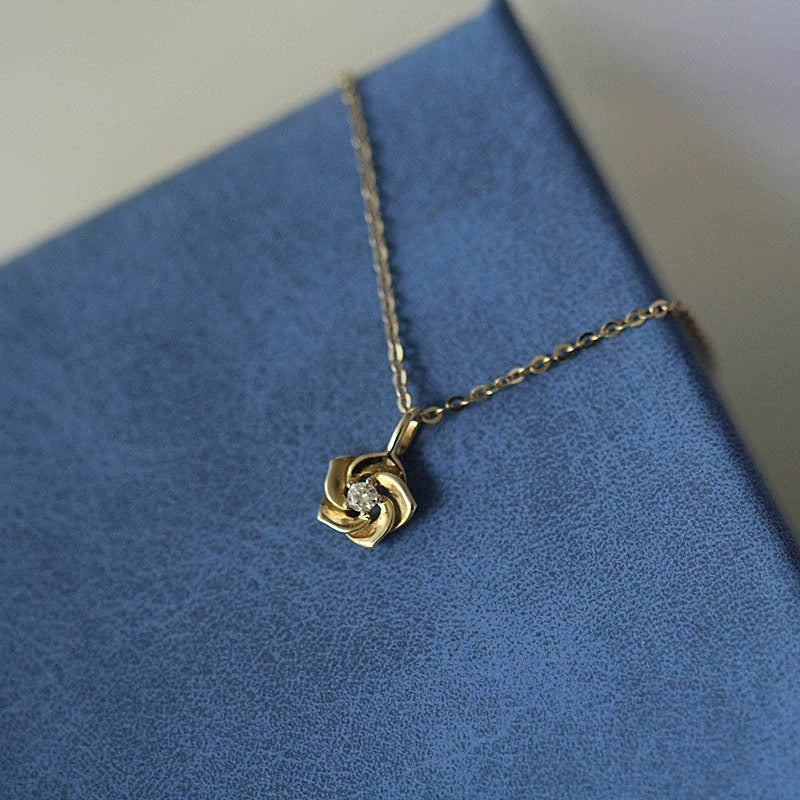 Swirl Fan Charm Necklace