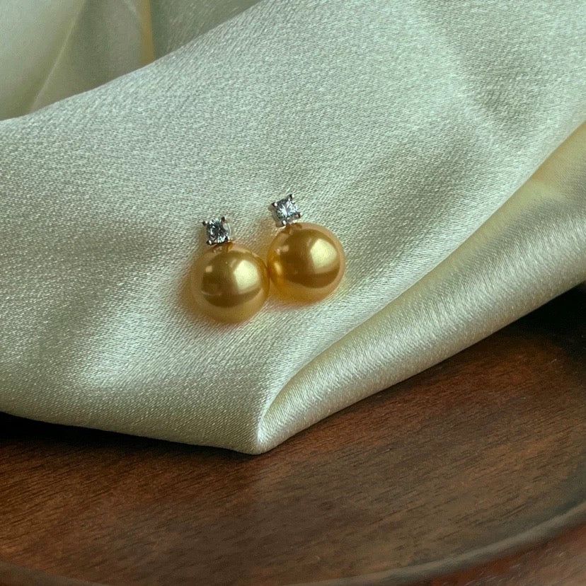 Treasure Pearl Ball Stud Earrings