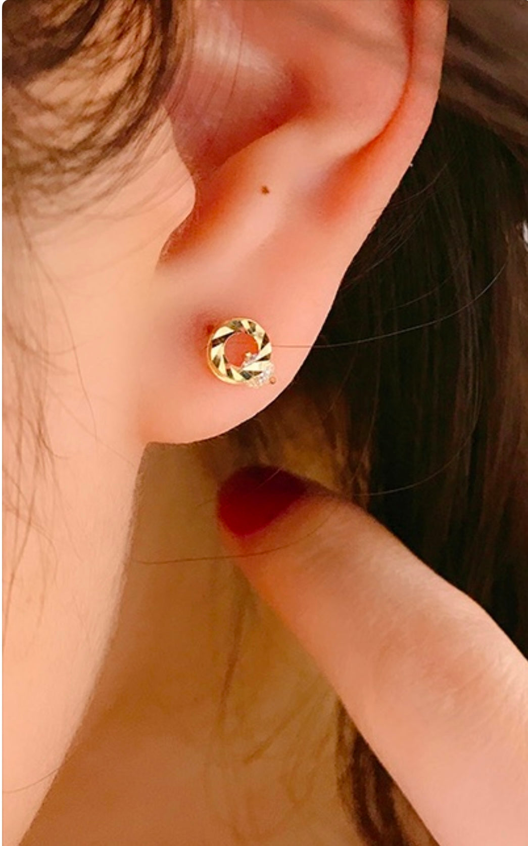 Spiral Circle Jewel Stud Earrings