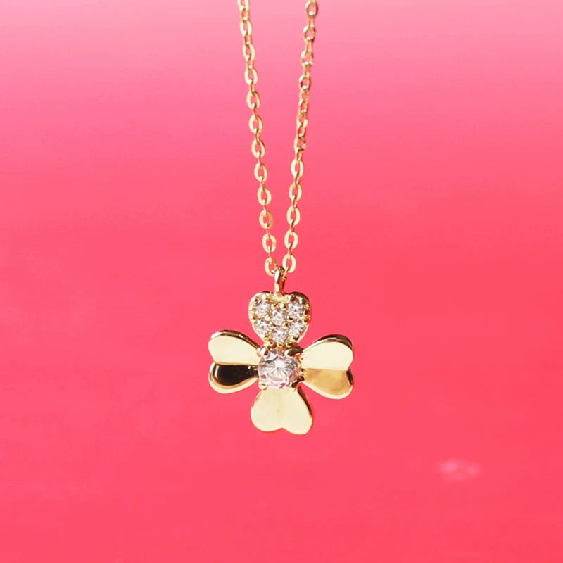 Clover Daisy Charm Necklace