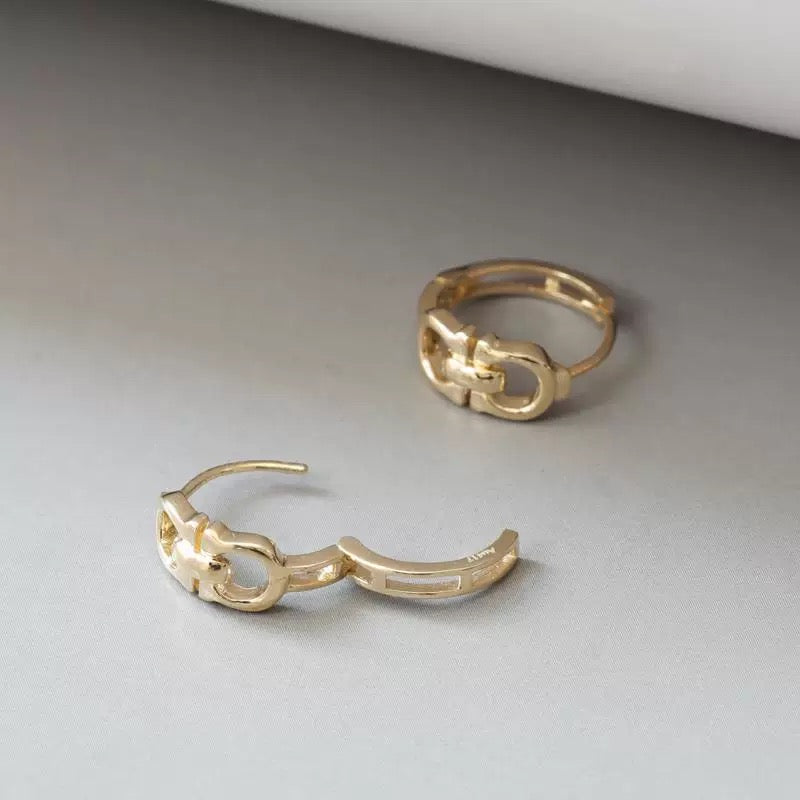 Handle Lock Link Hoop Earrings