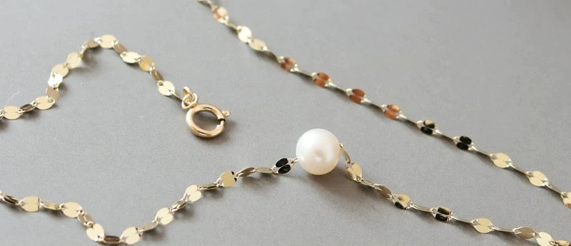 Pearl on Sequinned Kiss Chain Bracelet