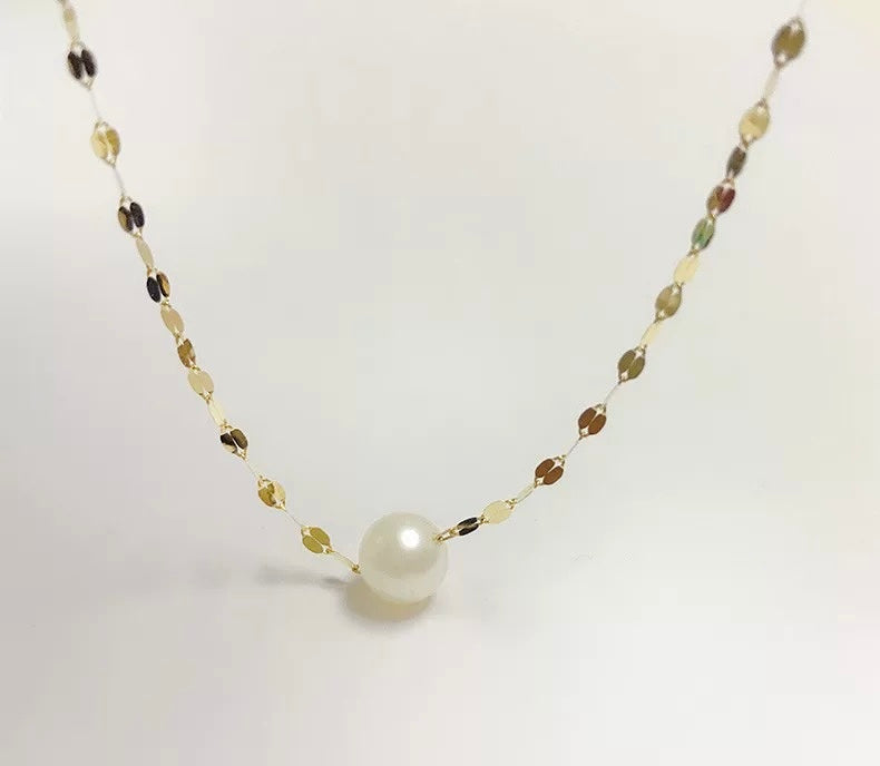 Pearl on Sequinned Kiss Collar Chain Necklace