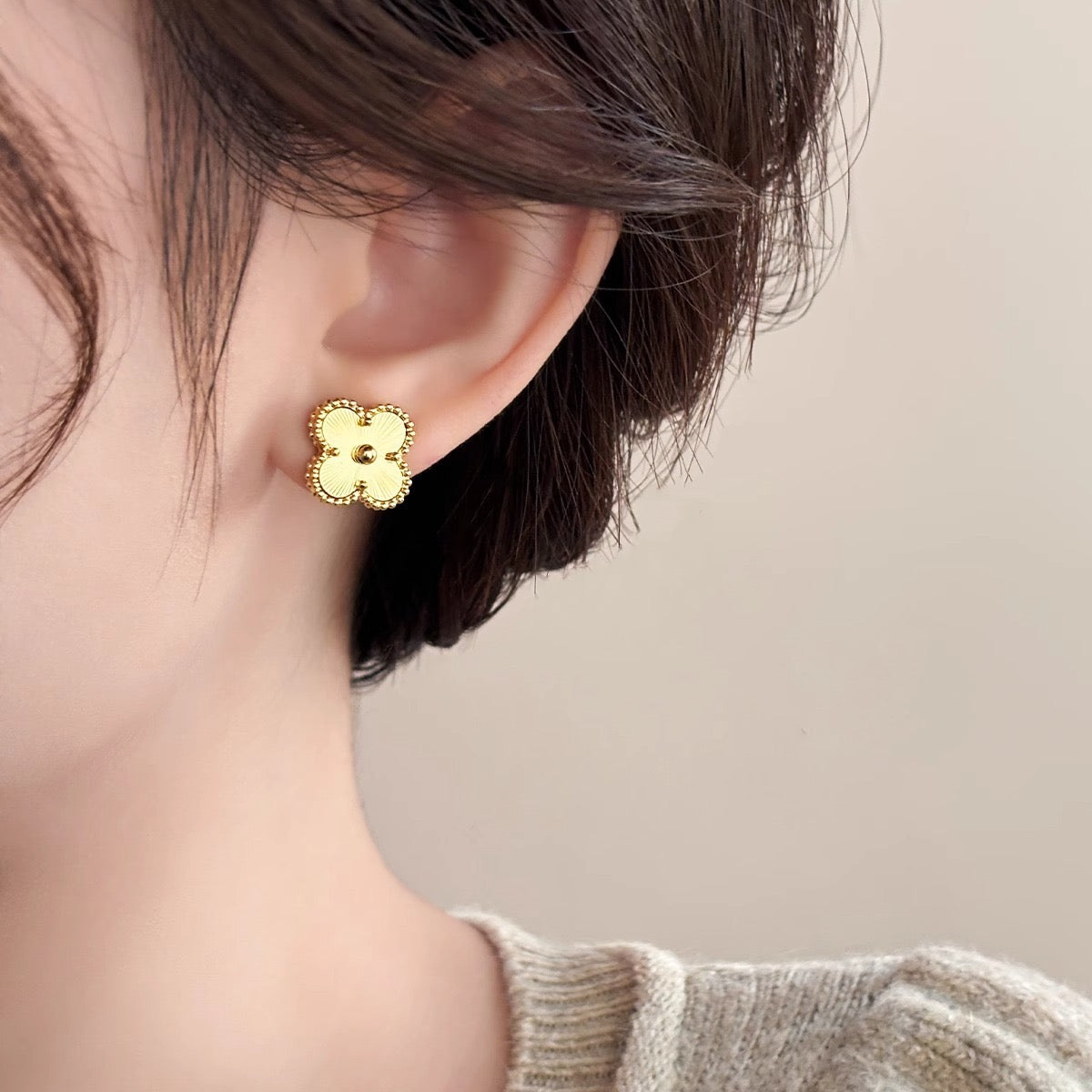 Ridged Beaded Clover Stud Earrings