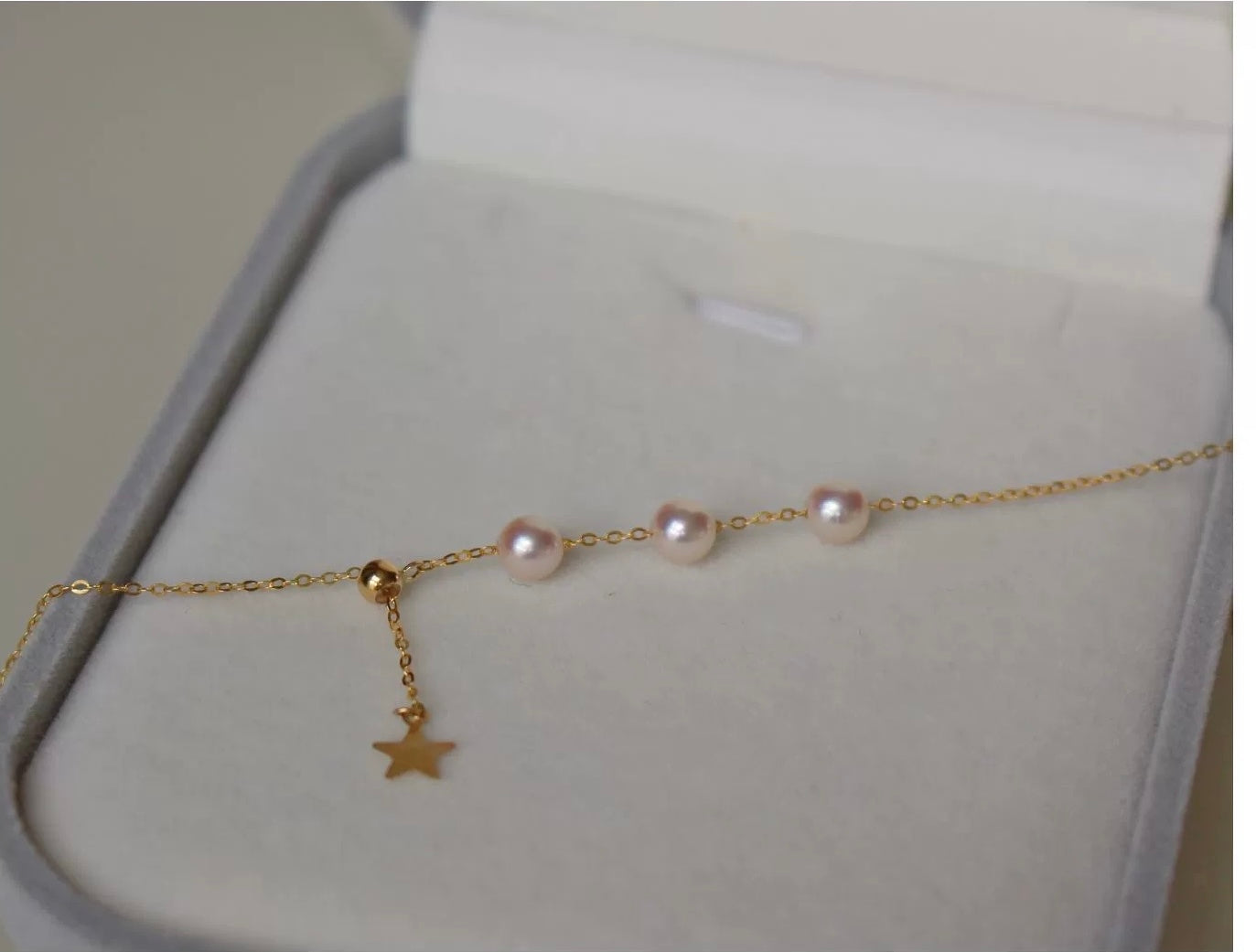 Akoya Pearls & Hanging Star Bracelet