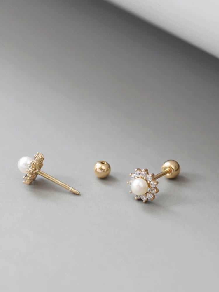 Pearl Sunflower Stud Earrings