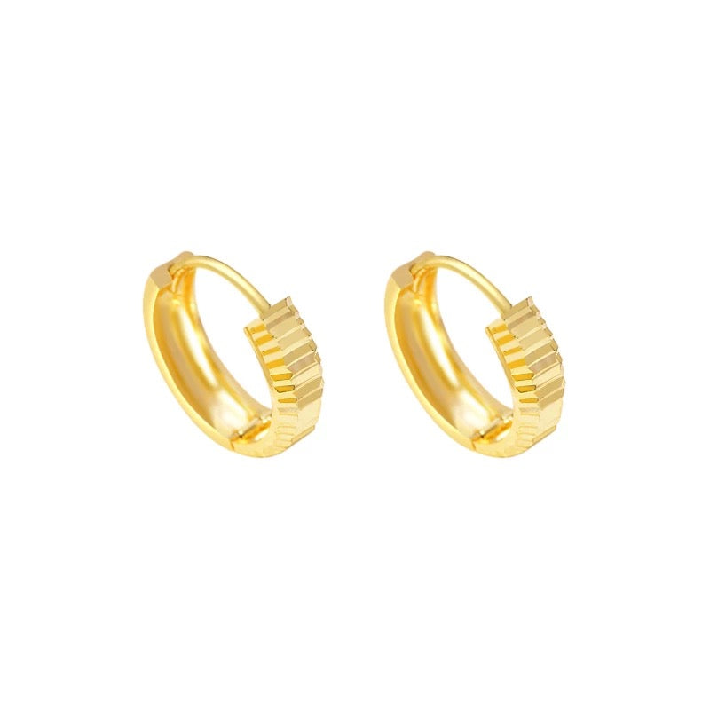 Rounded Crinkled Band Hoop Earrings