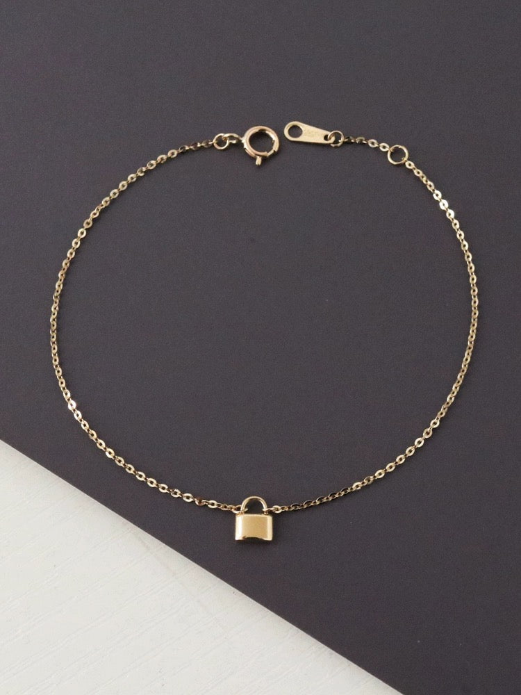 Fine Padlock Bracelet