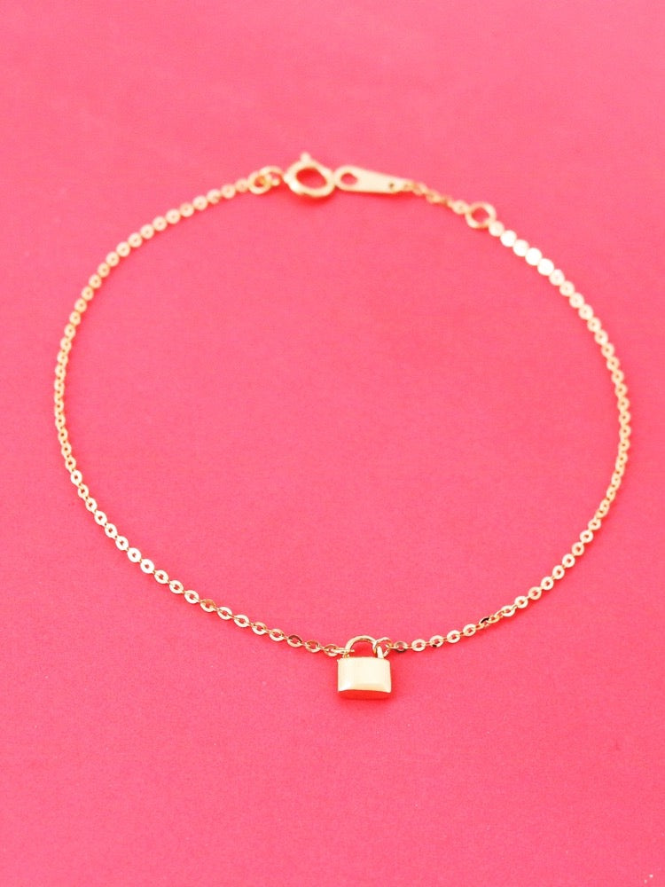 Fine Padlock Bracelet