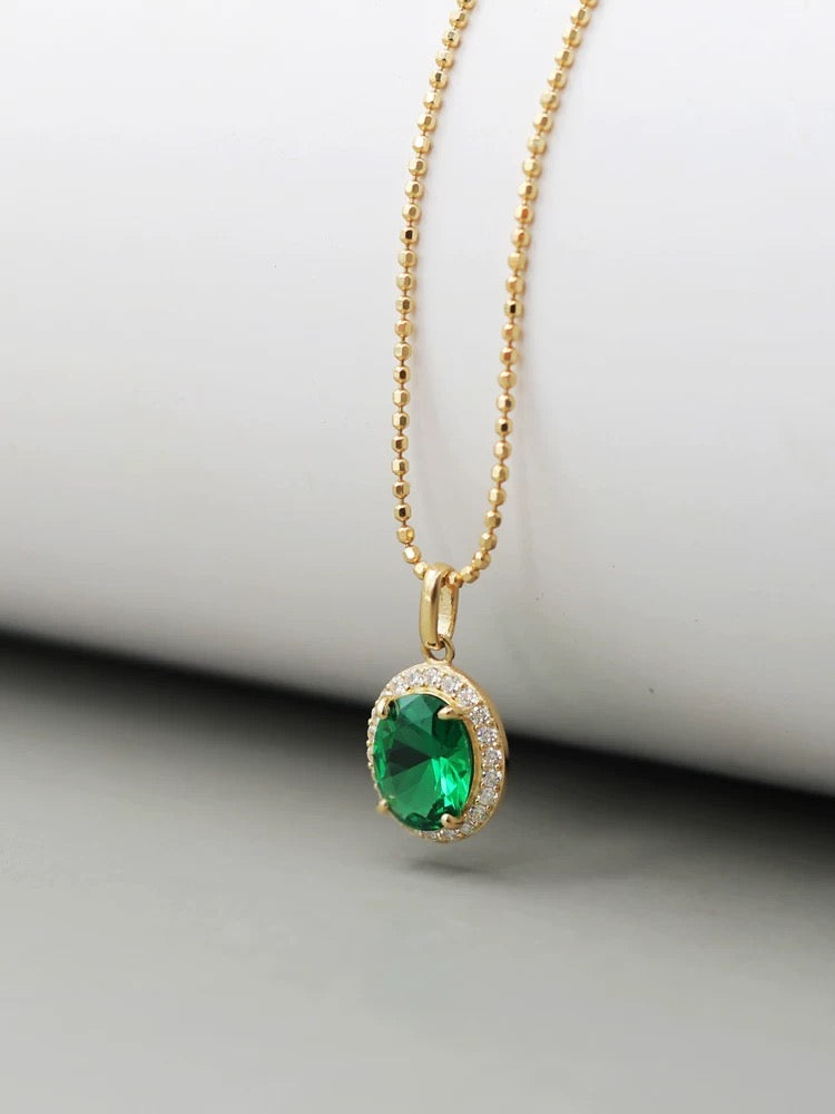 Classy Emerald Oval Charm Necklace