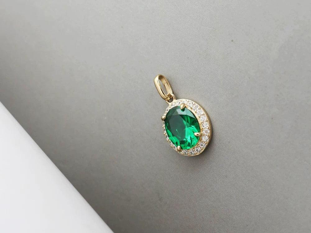 Classy Emerald Oval Charm Pendant