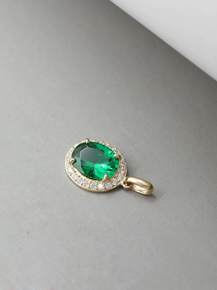 Classy Emerald Oval Charm Pendant