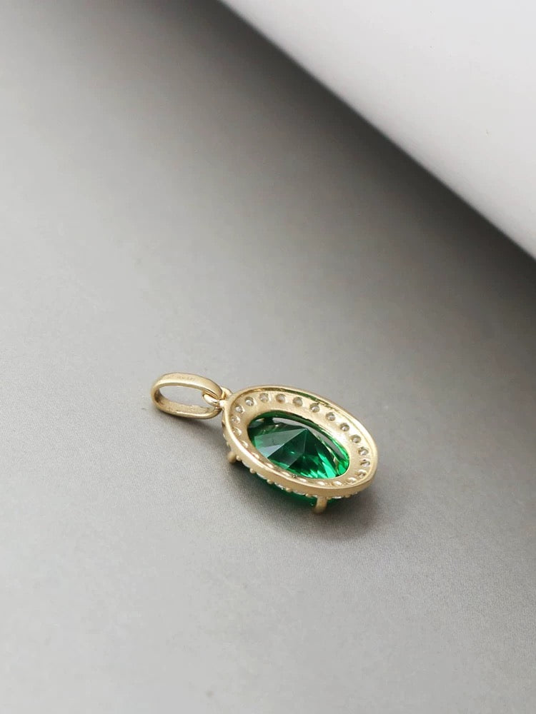 Classy Emerald Oval Charm Pendant