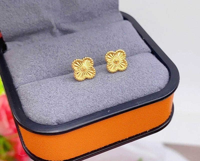 Beaded Clover Plate Stud Earrings