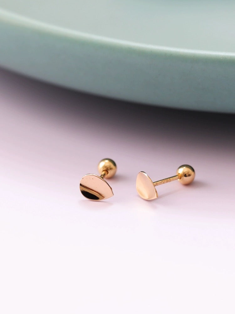 Petal Plate Stud Earrings