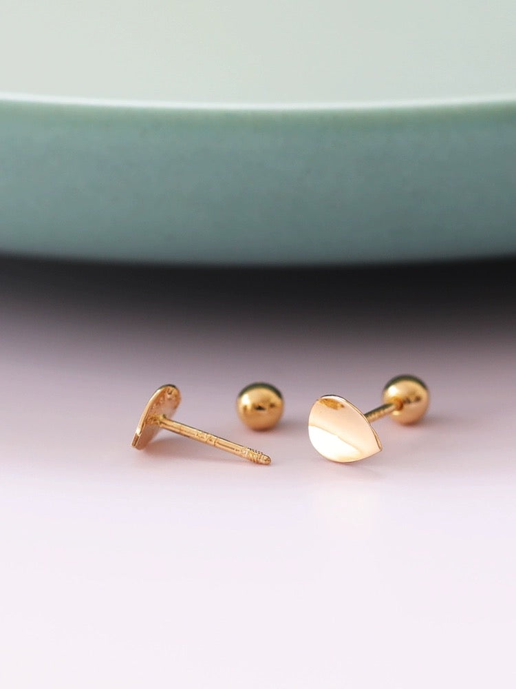 Petal Plate Stud Earrings