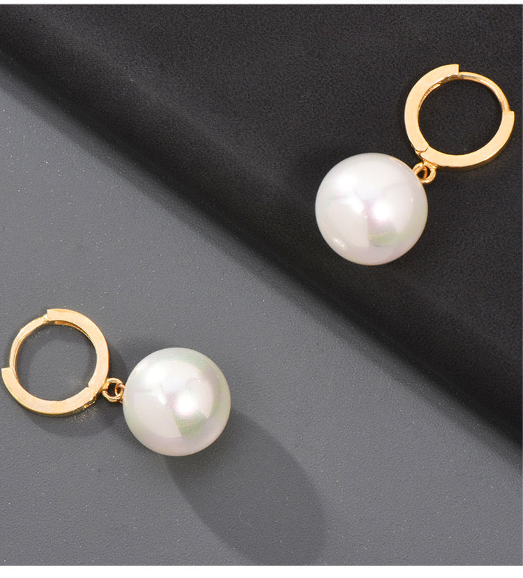 Globe Pearl Huggie Hoops