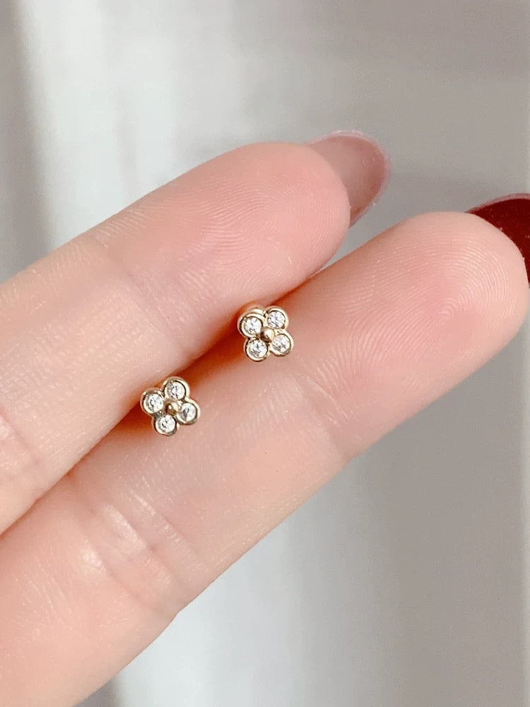 Moissanite Flower Stud Earrings