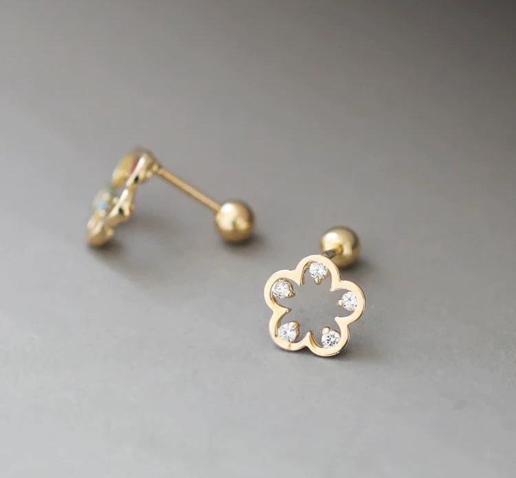 White Stones Flower Stud Earrings