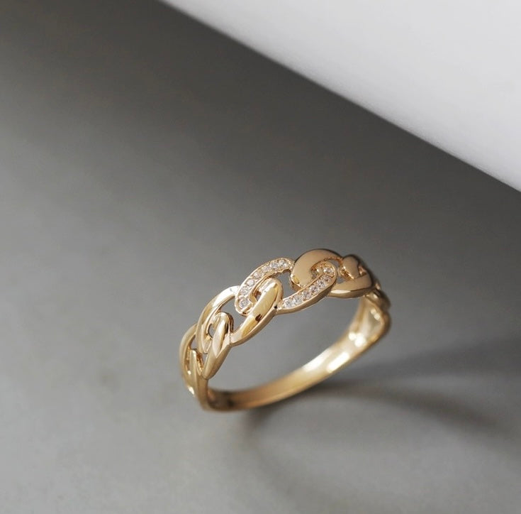 Pave Curb Chain Stackable Ring