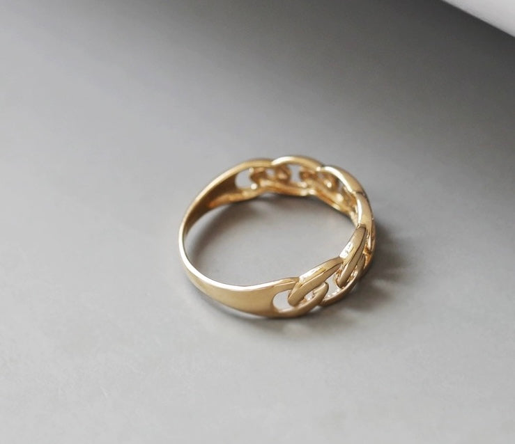 Pave Curb Chain Stackable Ring