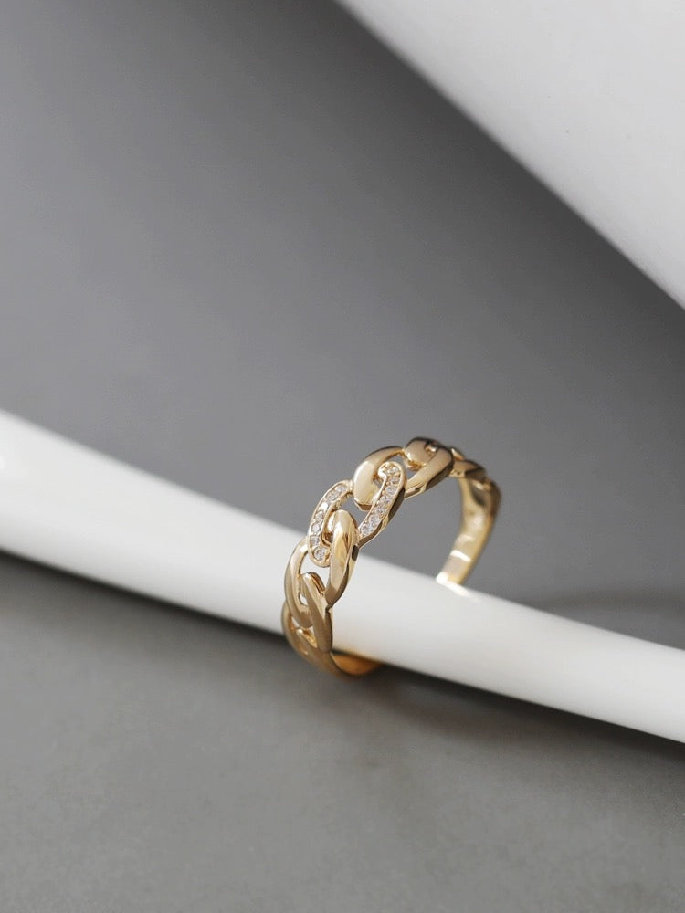 Pave Curb Chain Stackable Ring