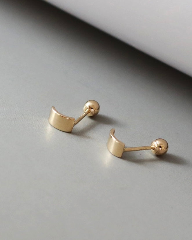 Arc Plate Stud Earrings