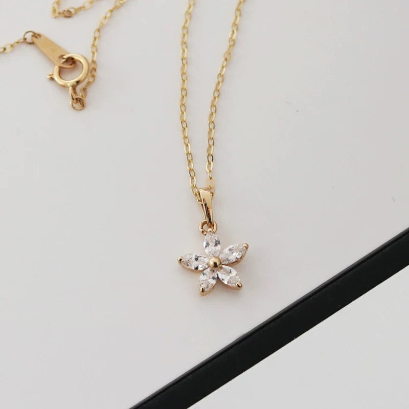 Hanging Star Flower Charm Necklace