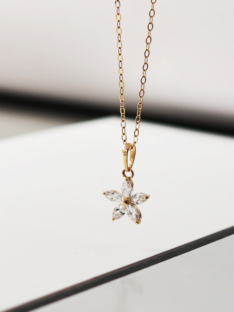 Hanging Star Flower Charm Necklace