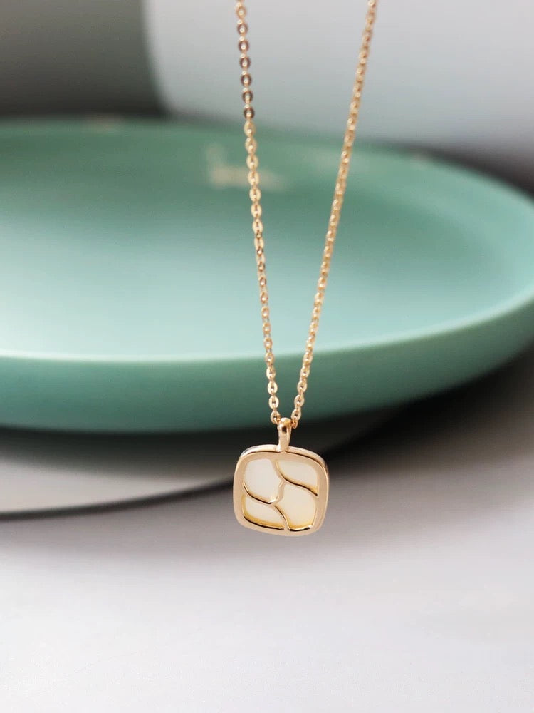 Mother of Pearl Byobu Square Necklace