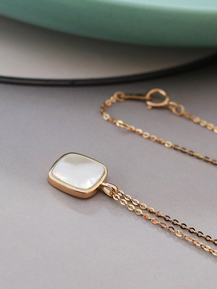 Mother of Pearl Byobu Square Necklace