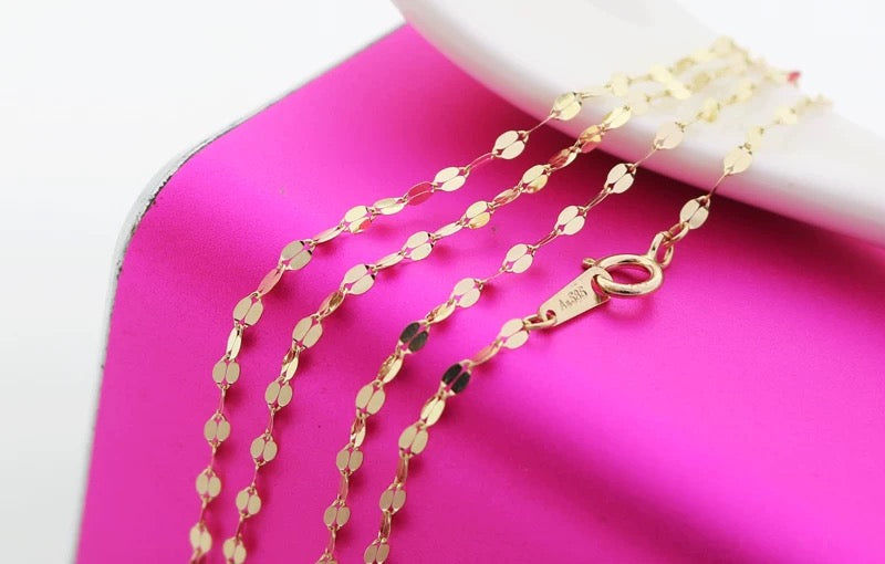 Sequin Kiss Chain Necklace