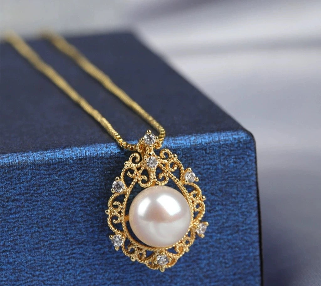 Akoya Pearl Shell Charm Necklace