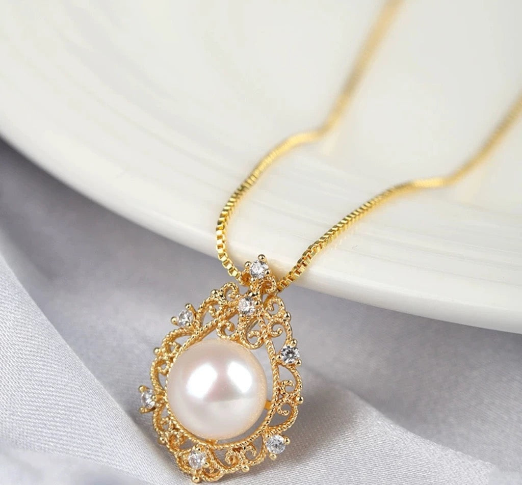 Akoya Pearl Shell Charm Necklace