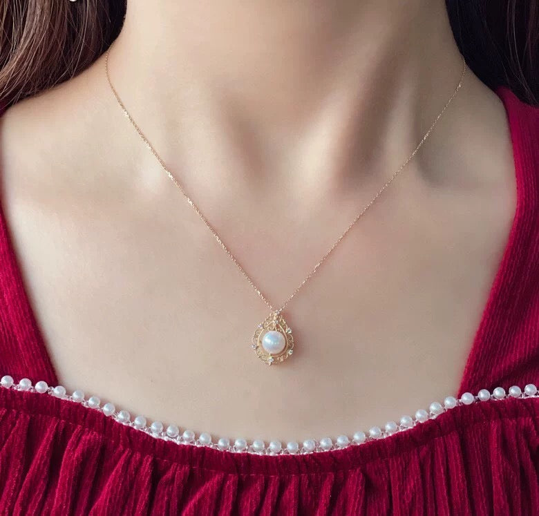 Akoya Pearl Shell Charm Necklace