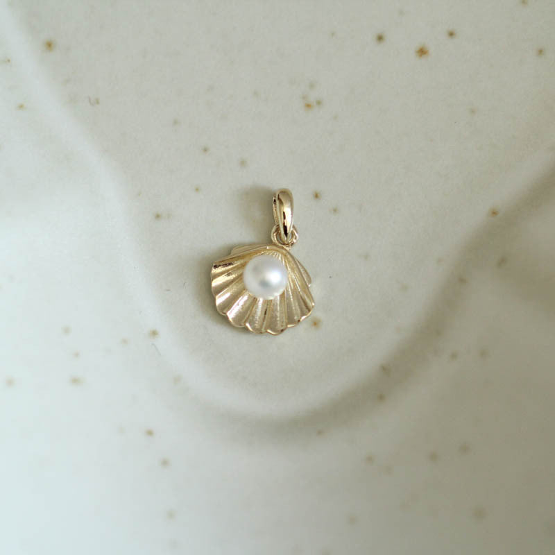 Clam Shell & Pearl Charm Pendant