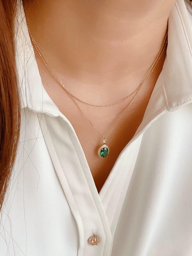 Classy Emerald Oval Charm Necklace