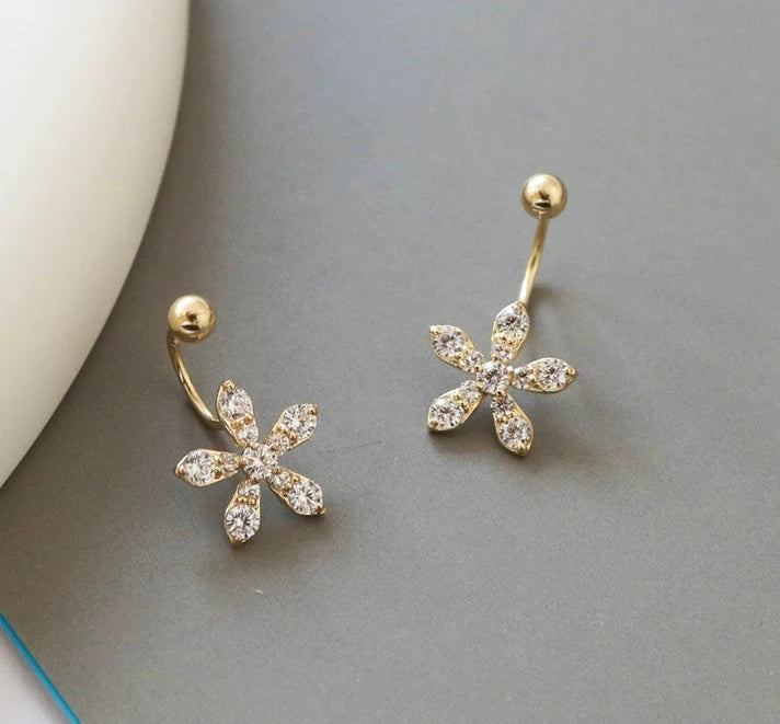 Circular Daisy Bar Stud Earrings