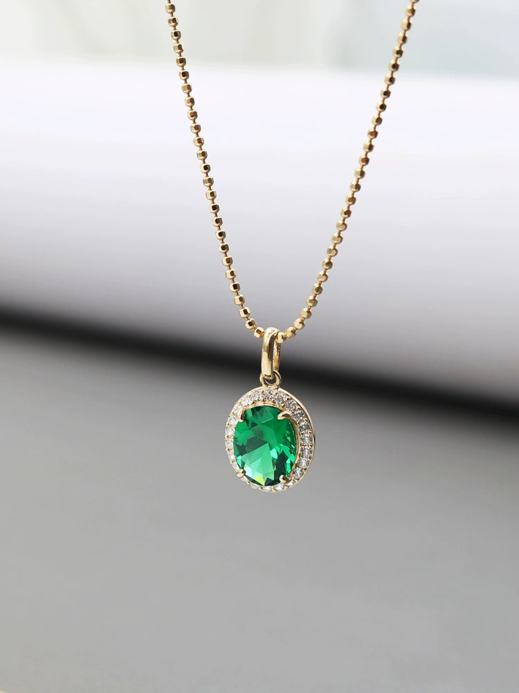 Classy Emerald Oval Charm Necklace