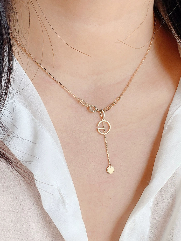 G Hanging Dial Lariat Necklace