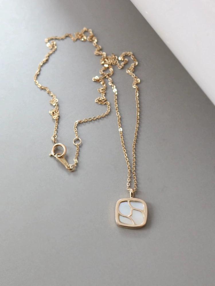 Mother of Pearl Byobu Square Necklace