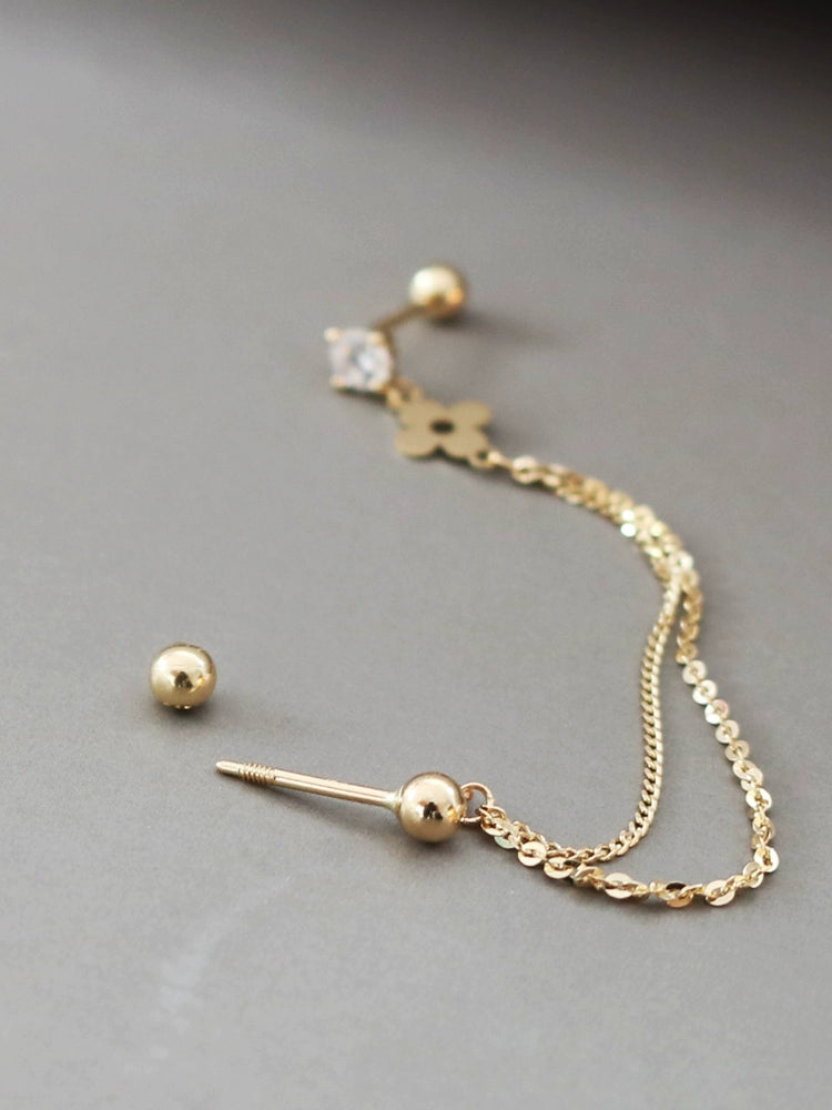 One Piece Daisy Solitaire Chain Stud Earring