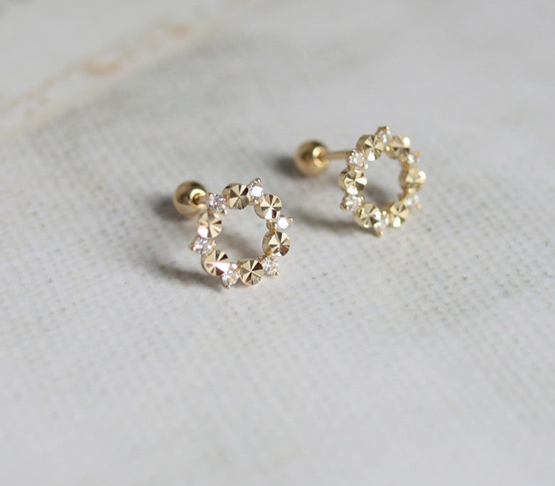 Glitzy Wreath Stud Earrings