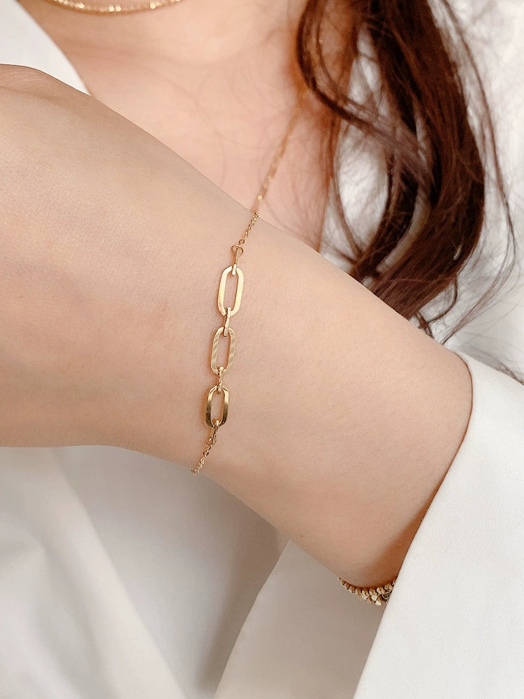 Fetch Link Oval Bracelet