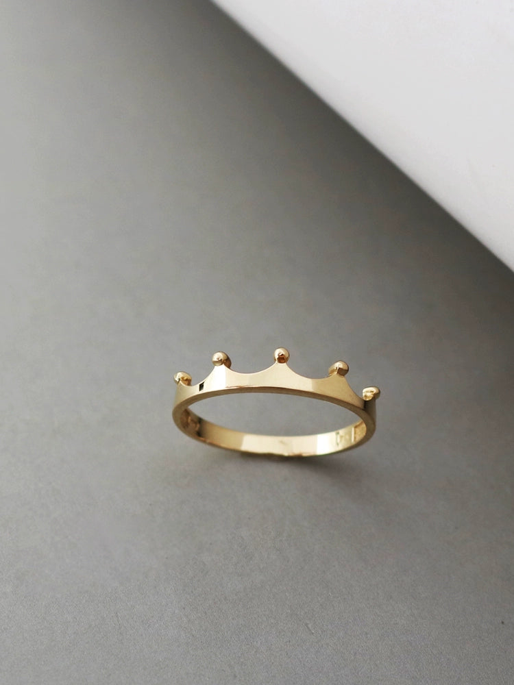 Fifth Throne Stackable Ring