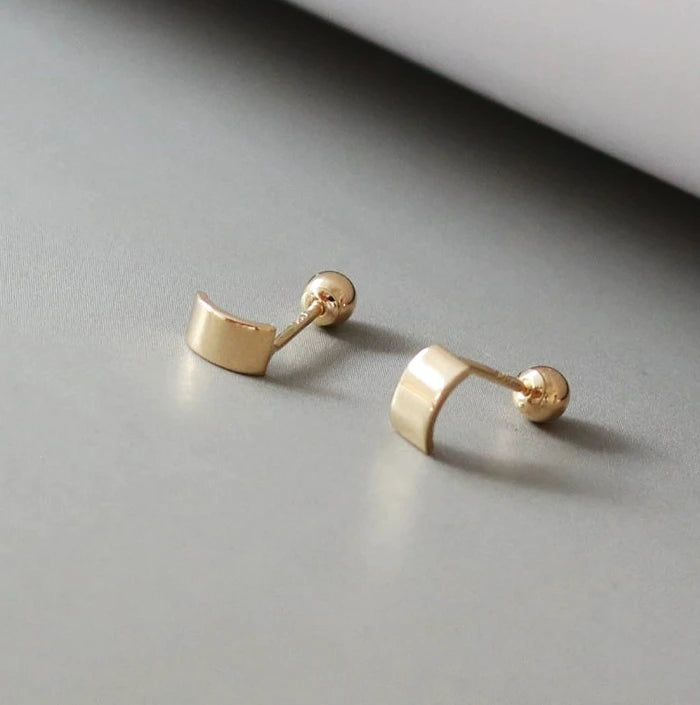 Arc Plate Stud Earrings