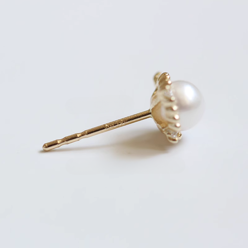 Diane Pearl Stud Earrings