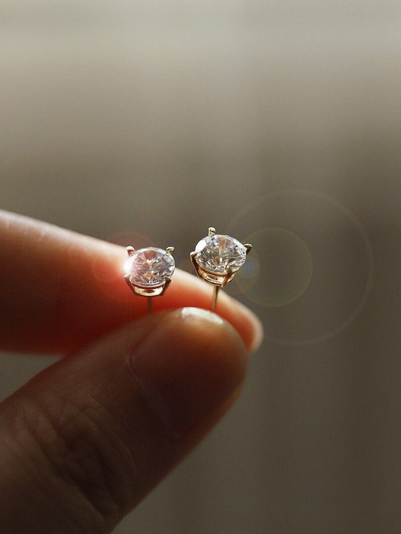 Simple Solitaire Stud Earrings