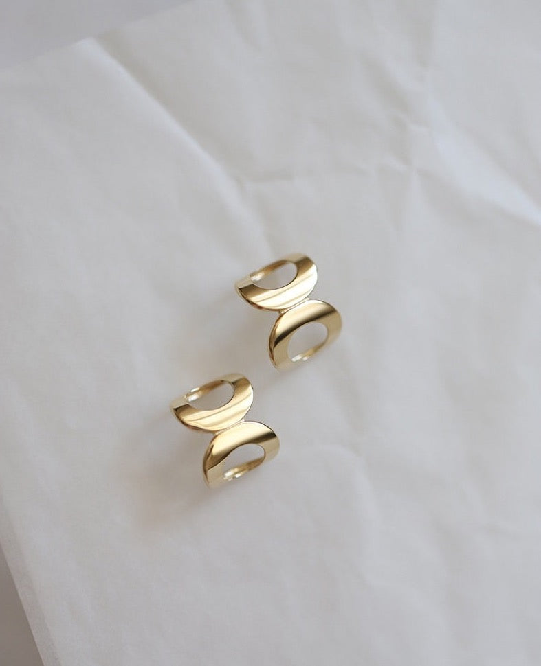 Double Eight Stud Earrings